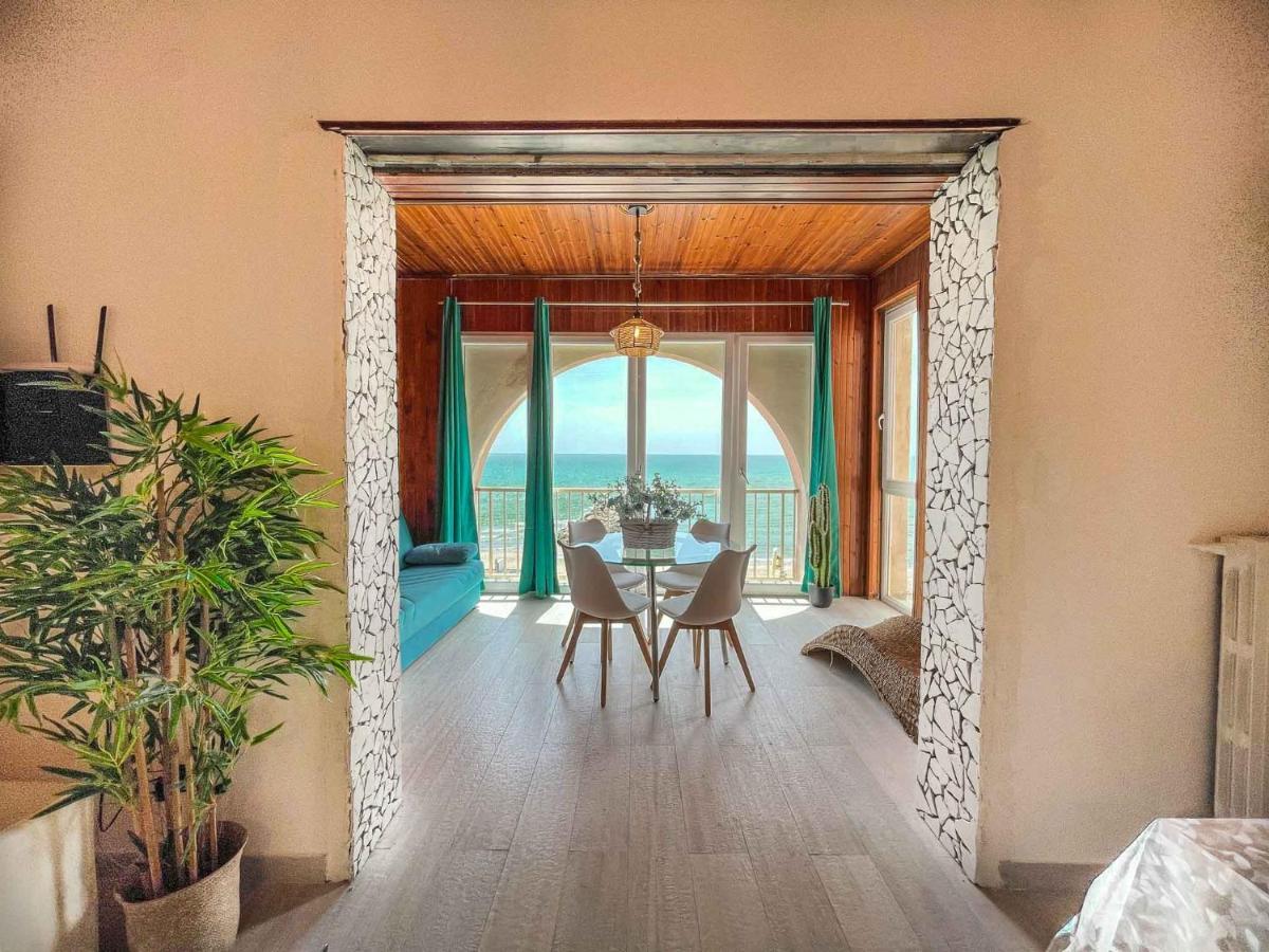 Athena Sea Front Apartment, Parking & Pool Lago Patria Exterior foto