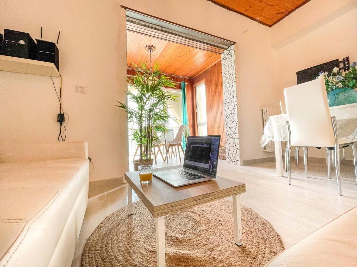Athena Sea Front Apartment, Parking & Pool Lago Patria Exterior foto